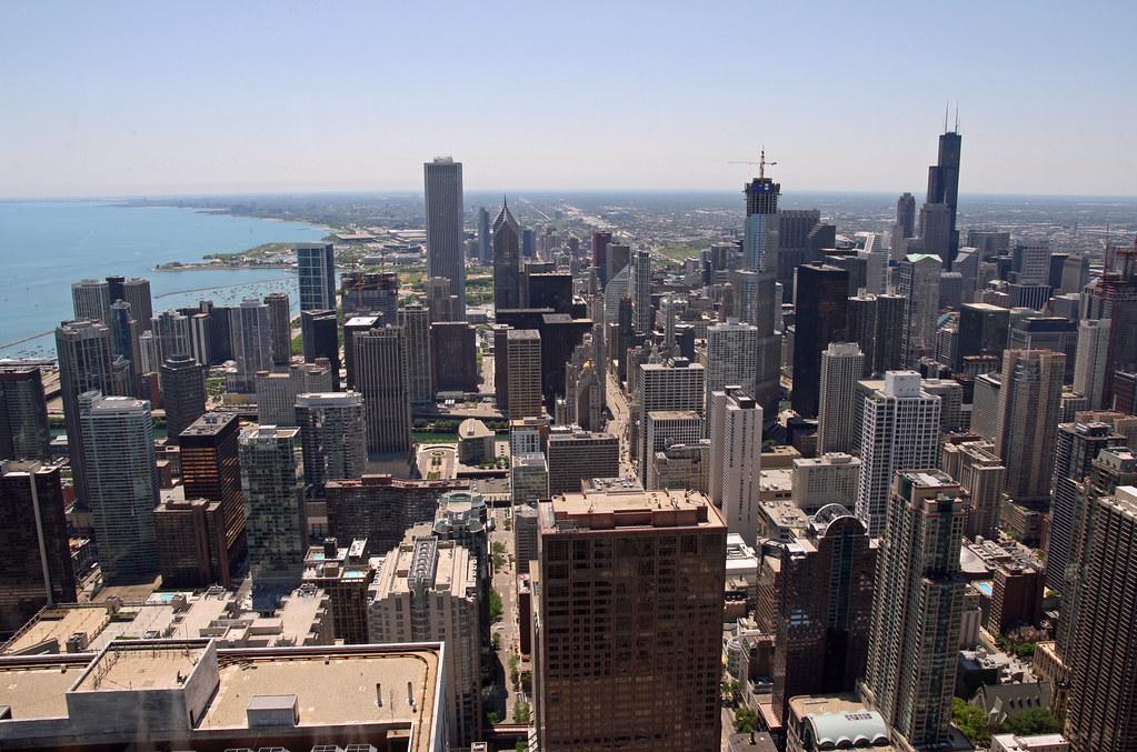 Chicago Investors Navigate Mixed Market Signals With Strategic Savings Plans